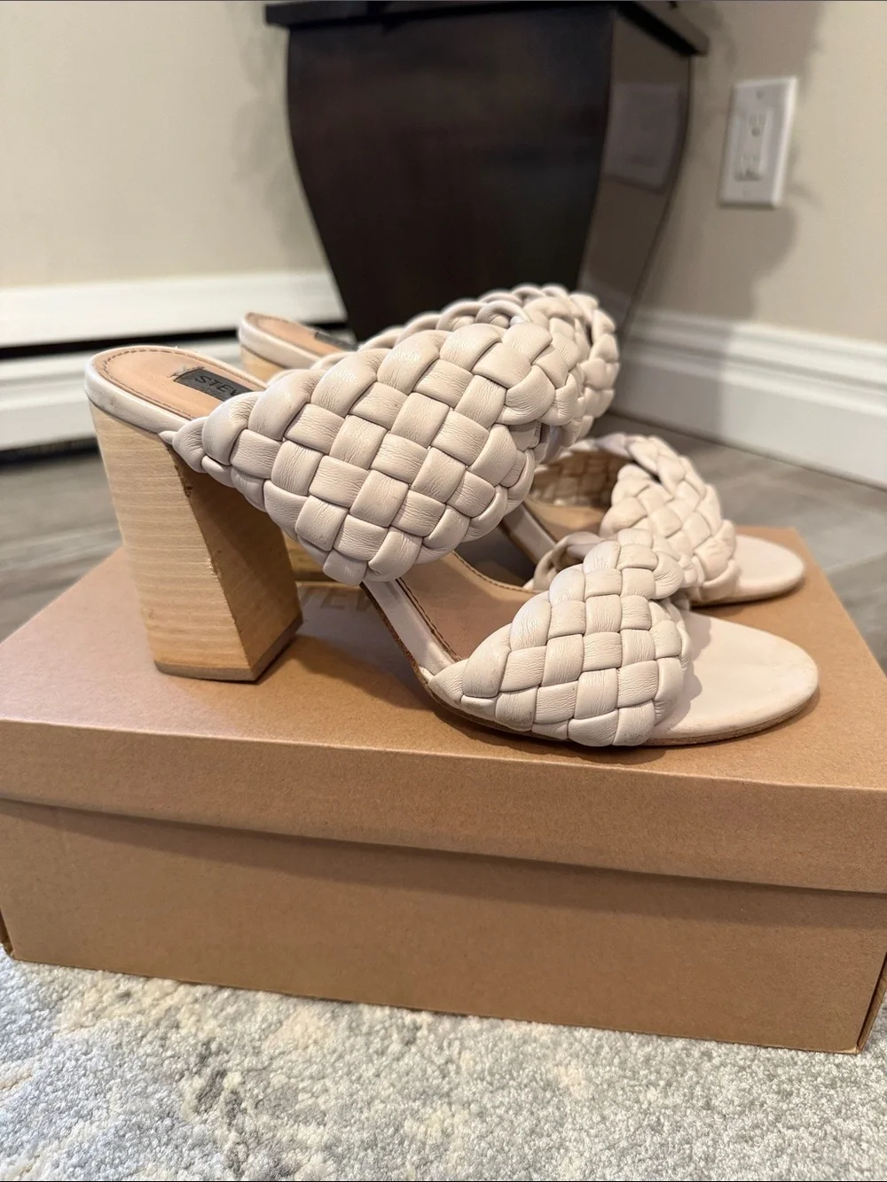 Steve Madden Women’s Braided Slide Sandals in Twisted Bone size 8.5